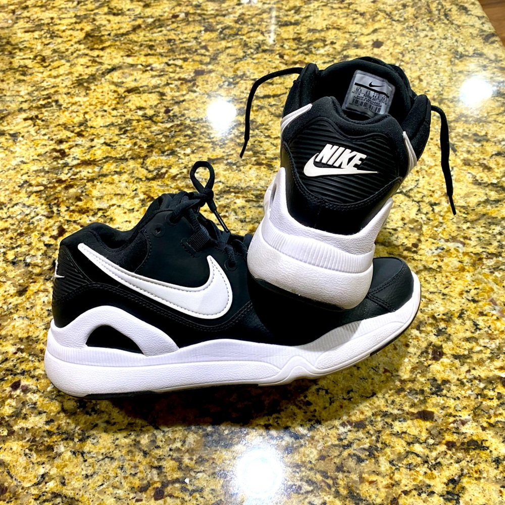 Nike Dilatta running shoes 10.5 men’s